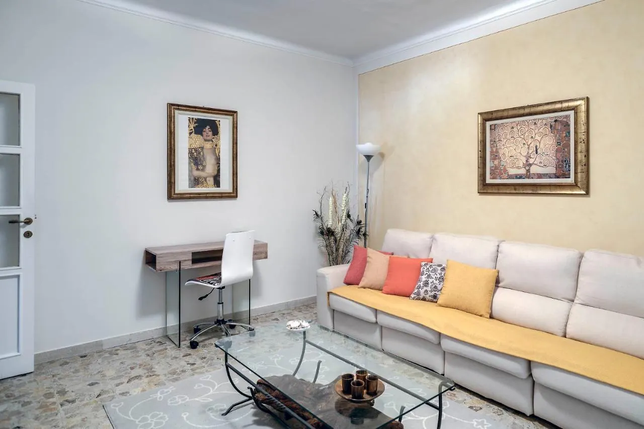Sentirsi A Casa, Lontano Da Casa-Feel At Home Away From Home Caronno Pertusella 0*,  Italy