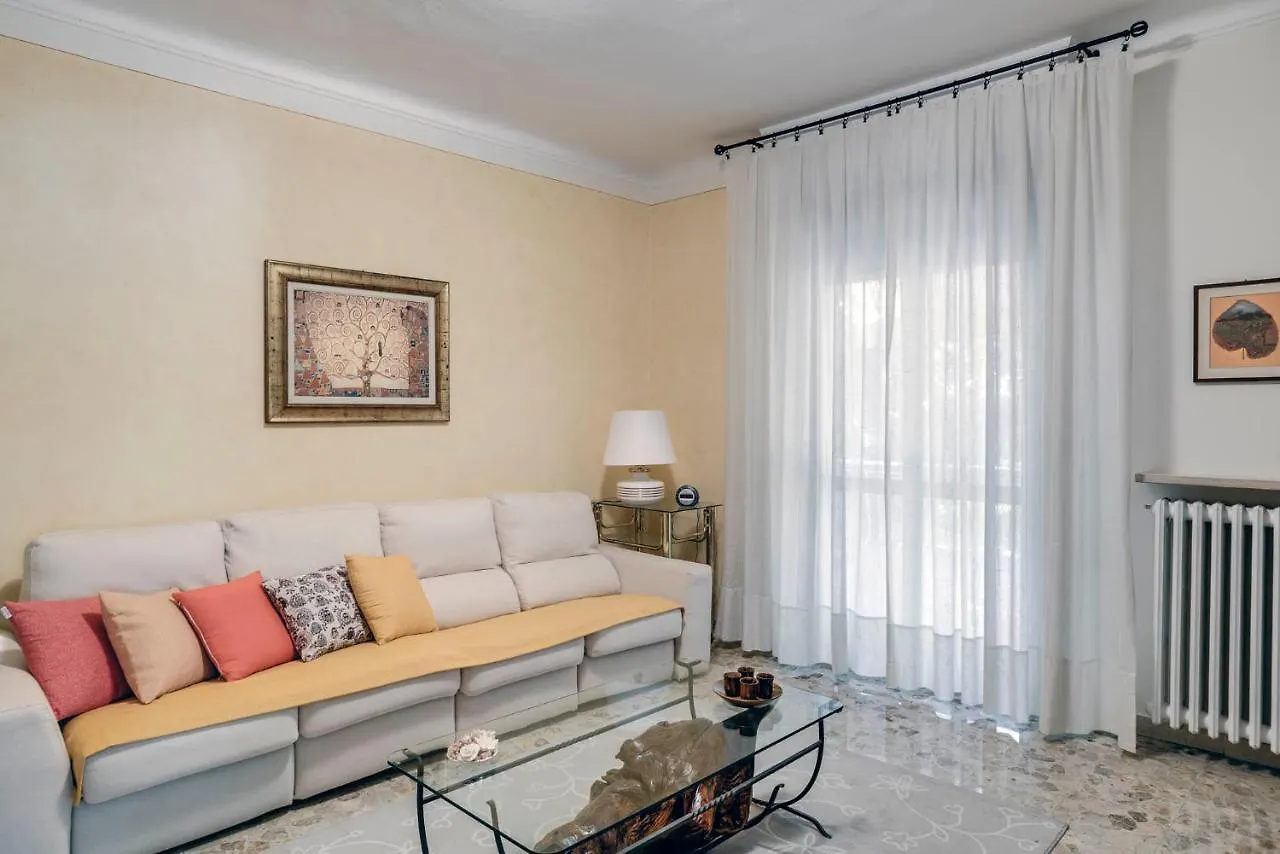 Apartment Sentirsi A Casa, Lontano Da Casa-Feel At Home Away From Home Caronno Pertusella Italy